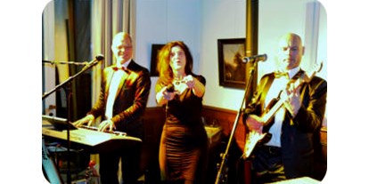 Hochzeitsmusik - Outdoor-Auftritt - Bielefeld - Hochzeitsband als Trio - Olaf Wittelmann Partyband