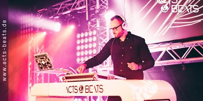 Hochzeitsmusik - Besetzung (mögl. Instrumente): männliche Hauptstimme - Köln - DJ Plus Live Band - ACTS & BEATS