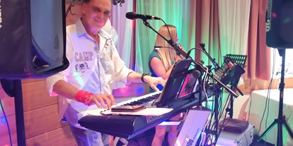 Hochzeitsmusik - Besetzung (mögl. Instrumente): Keyboard - Trautmannsdorf (Bad Gleichenberg) - DIE LIVE MUSIK FRANKYBAND IM DUO. - FRANKY´S BAND  AUS GRAZ.