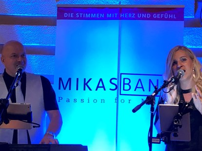 Hochzeitsmusik - Musikrichtungen: Pop - Sänger Mika und Sängerin Yvonne - MIKAS BAND