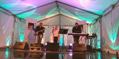 Hochzeitsmusik - Musikrichtungen: Partyhits - Schwäbische Alb - UNISONO Music auf dem Schönaicher Entengassenfest 2019 - Unisono Music