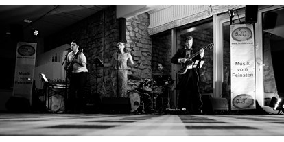 Hochzeitsmusik - Musikrichtungen: 80er - Groß-Enzersdorf - First Dance Band - Die Band für Ihre Hochzeit oder jede andere Veranstaltung - First Dance Band