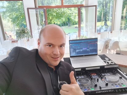 Hochzeitsmusik - Österreich - Rusty Karaoke & Music Entertainment Premium Hochzeits-DJ für Ihren schönsten Tag