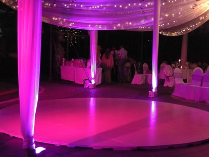 Hochzeitsmusik - geeignet für: Disco - Ambiente-Licht-Addon in der Arche Moorhof 2021 - Rusty Karaoke & Music Entertainment Premium Hochzeits-DJ für Ihren schönsten Tag