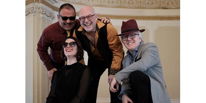 Hochzeitsmusik - Band-Typ: Quartett - Wien-Stadt Floridsdorf - Musiker*innen, deren Beruf ihre Berufung ist.  - Sie ist 'ne DIVA 