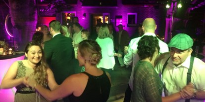 Hochzeitsmusik - Musikrichtungen: Partyhits - Oelde - Open-Air Hochzeit - Klangwahl - Hochzeits Dj und Eventservice