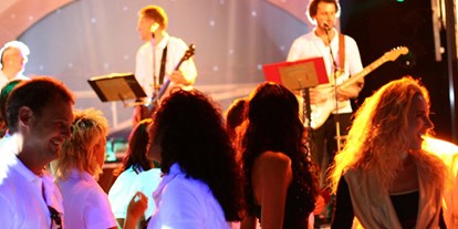 Hochzeitsmusik - Band-Typ: Trio - Zeillern - Nightfever Tanz- Party- und Unterhaltungsband
