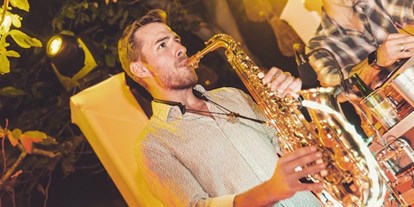 Hochzeitsmusik - Musikrichtungen: Hits von Heute - Zistersdorf - DJ und Saxophonist - DJ und Saxophonist