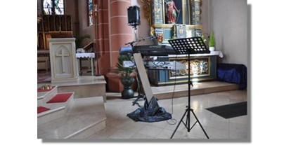 Hochzeitsmusik - Kosten für Abendhochzeit (ca. 5 Stunden): bis 1600 Euro - Bexbach - DENNY & BAND, Gesang zur Trauung in der Kirche oder im Standesamt - DENNY & BAND, PartyDuo/Trio mit DJ
