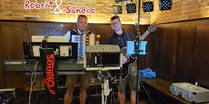 Hochzeitsmusik - Besetzung (mögl. Instrumente): Gitarre - Meiselding - Duo Robert&Sandro - Duo Robert & Sandro