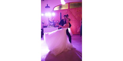 Hochzeitsmusik - Kosten für Abendhochzeit (ca. 5 Stunden): bis 1200 Euro - Schwabach - Hochzeitstanz - Roland Duffner - DJ Duffy