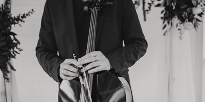 Hochzeitsmusik - Besetzung (mögl. Instrumente): Gitarre - Essen - Simply Cello