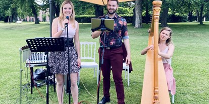 Hochzeitsmusik - Musikrichtungen: Hits von Heute - Wien - Auf besonderen Wunsch der Braut mit Harfe… 😀 - Michaela Brehme