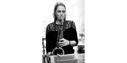 Hochzeitsmusik - Musikrichtungen: Rock - Wien - Saxophonistin, Silke Gert - Saxophonistin Silke Gert