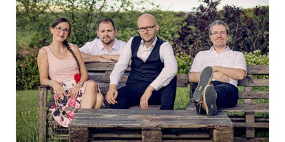 Hochzeitsmusik - Besetzung (mögl. Instrumente): Bass - Rodeberg - Band - Voice'n Fun