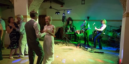 Hochzeitsmusik - Musikanlage - Region Rom - Egal ob drinnen oder draußen, mit uns steppt der Bär. - The Waistcoats - Die internationale Hochzeitsband in Italien