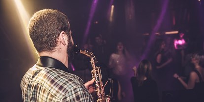 Hochzeitsmusik - Musikrichtungen: Partyhits - Putzbrunn - Adrian Planitz am Saxophon - SAXOBEATZ | DJ & Live Saxophon 