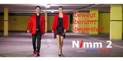 Hochzeitsmusik - Oberösterreich - Heiße Partystimmung auf Hochzeit, Maturaball, Firmenfest und Event gewünscht?
Nimm 2 sorgt als Partyband auf Hochzeiten, Maturabälle, Firmenfeiern und Events für ausgelassen Stimmung.
Als Stimmungsmacher gilt die Partymusik auf Bälle, Gschnas, Faschingsparty, Open Airs und Weihnachtsfeiern.
Ihr bekommt von den MusikerInnen keine fertigen Playlists, weil jede Veranstaltung unterschiedlich und individuell ist!
Denn die gespielten Songs wählen wir als oberösterreichische Musikband  spontan aus.
Damit stellen wir uns auf unser Publikum möglichst perfekt ein.
Stimmungsgeladene Hits bringen die Tanzfläche zum Wackeln.
Das Lebensgefühl der 70er und 80er, 90er wird mit Leben erweckt.
Legendäre Discoknaller, packende Beats und Rockiges ertönt aus der Professionellen Anlage.
Musikwünsche gerne angenommen.
Unser Spaß an der Musik überträgt sich schnell auf das Publikum.
Denn das Erfolgskonzept als OÖ Partyband ist richtig gute Musik, Entertainment und beste Partylaune!
Das Duo hat eine langjährige Bühnenerfahrung, professionelle Performance und bestes Ton- und Lichtequipment.
Somit ist grandiose Stimmung auf jeder Party garantiert. - Nimm 2