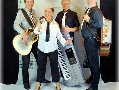 Hochzeitsmusik - Bayern - Die Hochzeitsband BLACK & WHITE aus Bayern. - Black&White Partyband