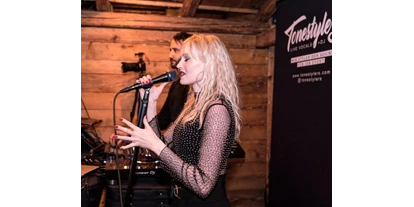 Hochzeitsmusik - Bayern - Live Musik Hochzeit, DJ, Sängerin, Live Act München - Tonestylers