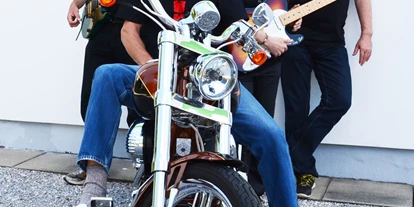 Hochzeitsmusik - Steiermark - Bei Bikertreffen geht mit uns die Post ab. Rock und Blues. - moving LEGACY