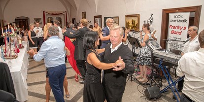 Hochzeitsmusik - Kosten für kirchliche Trauung: bis 300 Euro - Österreich - DIE LIVE MUSIK FRANKY´S BAND IM TRIO. - FRANKY´S BAND  AUS GRAZ.