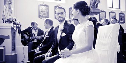 Hochzeitsmusik - Kosten für kirchliche Trauung: bis 450 Euro - Neunkirchen (Neunkirchen) - Trauungsmusik - Gitarre Solo - Charlie Kager - holt die Band aus der Gitarre