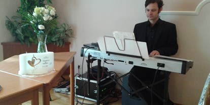 Hochzeitsmusik - Besetzung (mögl. Instrumente): Keyboard - MARTIN.......standesamtliche Trauung.... - MOONFIRE