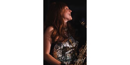 Hochzeitsmusik - Kosten für Abendhochzeit (ca. 5 Stunden): bis 2400 Euro - Saxophonistin, Silke Gert - Saxophonistin Silke Gert
