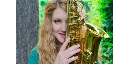 Hochzeitsmusik - Besetzung (mögl. Instrumente): Saxophon - Wien - Saxophonistin, Silke Gert - Saxophonistin Silke Gert