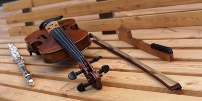 Hochzeitsmusik - Besetzung (mögl. Instrumente): Geige - Wien-Stadt Floridsdorf - Musik für feierliche Anlässe mit Gesang, Klavier, Flöte und Gesang. 
 - Musici Ecclesiae