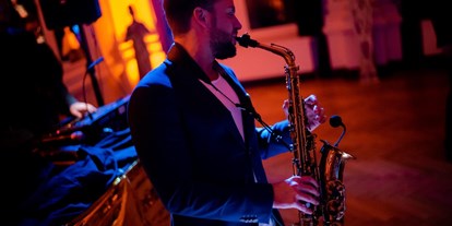 Hochzeitsmusik - Musikrichtungen: Hits von Heute - Saxophon Hochzeit Köln, Düsseldorf & NRW - Live Event Music - Saxophon plus DJ und Percussion