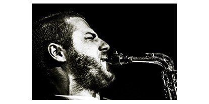 Hochzeitsmusik - Musikrichtungen: Jazz - Vaterstetten - Adrian Planitz am Saxophon - SAXOBEATZ | DJ & Live Saxophon 