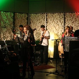 Hochzeitsband: Weihnachts Konzert - NONHLE BERYL - Solo // Duo // Jazz Trio // DJ & Live Musik // Party Band
